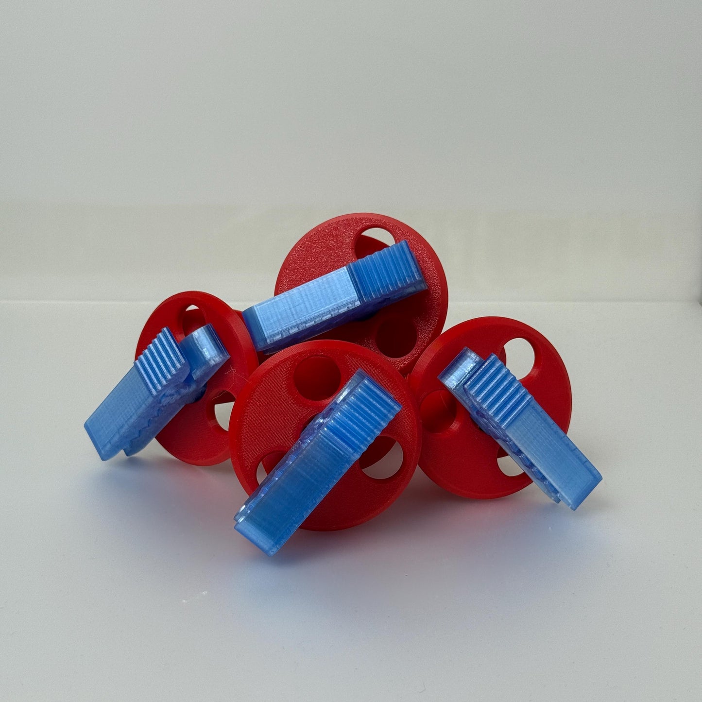3D Printed Beach Towel Holder – Wind-Proof Towel Clip for Sand or Pebbles