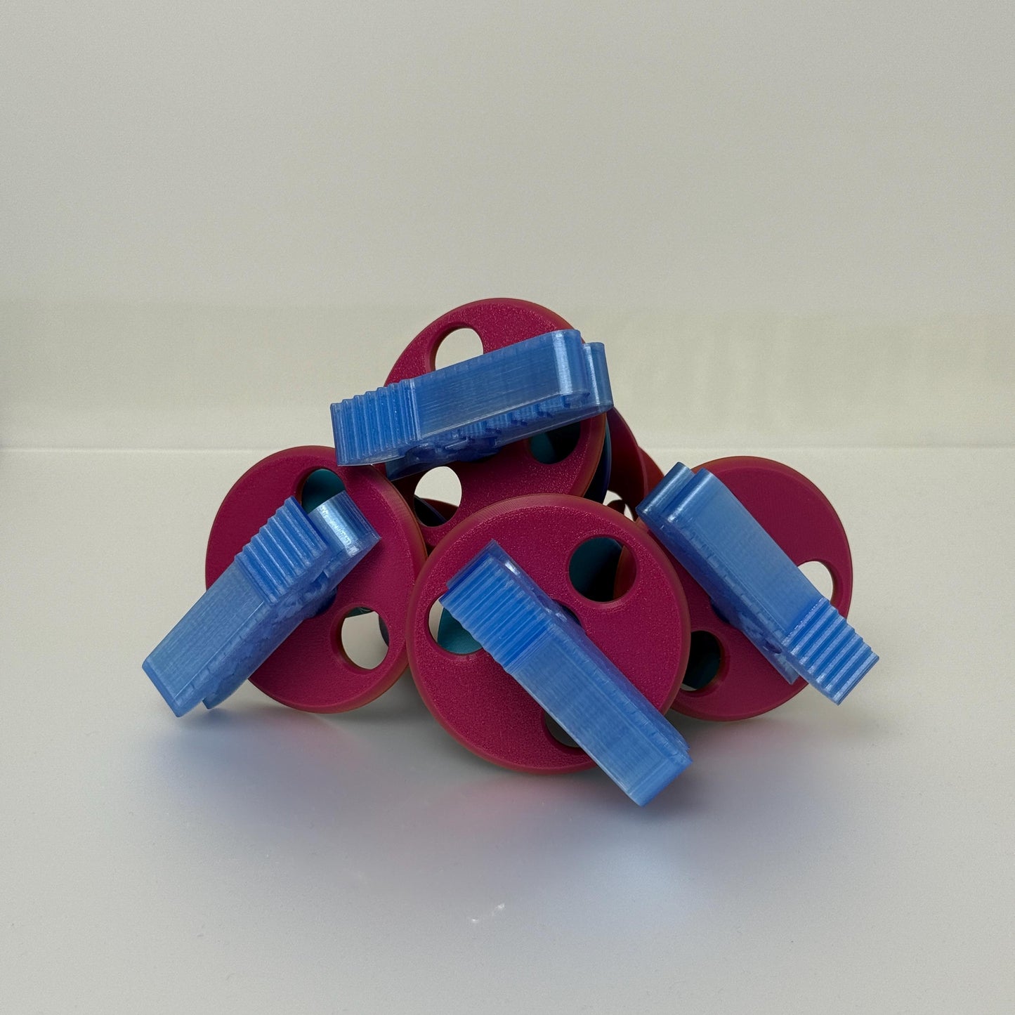 3D Printed Beach Towel Holder – Wind-Proof Towel Clip for Sand or Pebbles