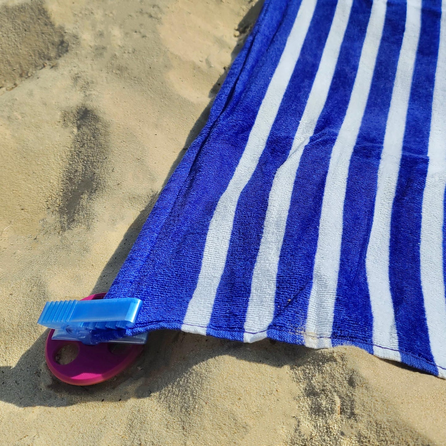 3D Printed Beach Towel Holder – Wind-Proof Towel Clip for Sand or Pebbles