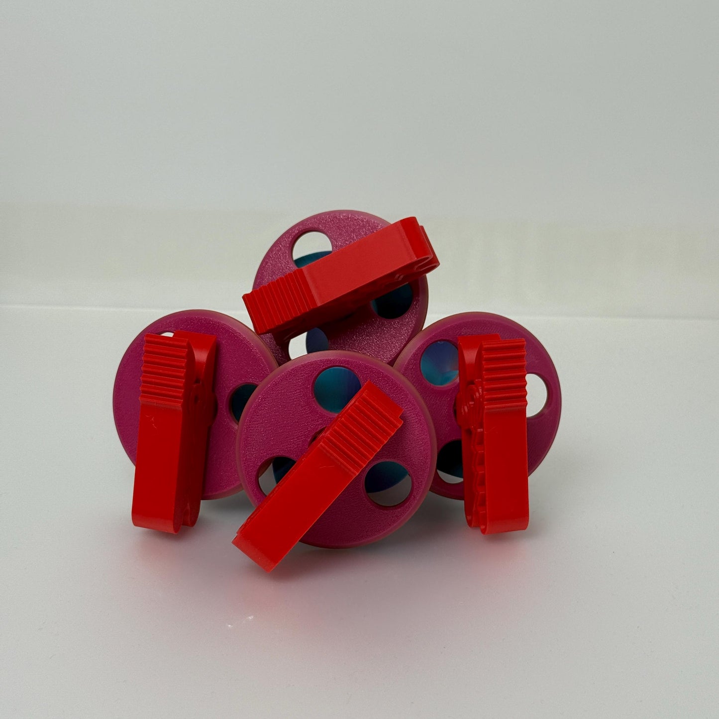 3D Printed Beach Towel Holder – Wind-Proof Towel Clip for Sand or Pebbles
