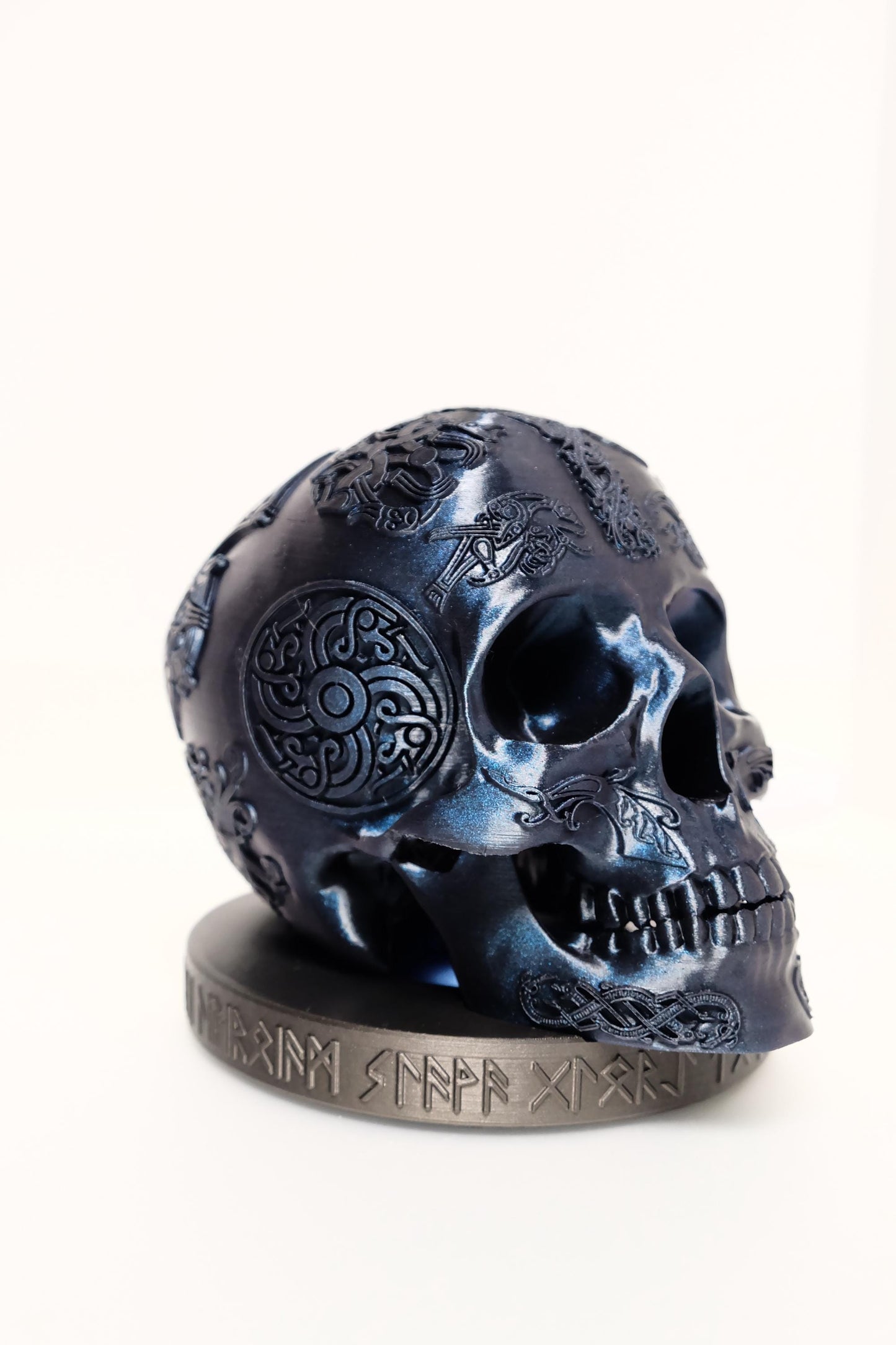 Viking Skull LED Lamp, Nordic Skull Light, Rune Engraved Skull, Fantasy Desk Lamp, Unique Gift for Him, Ambient Light