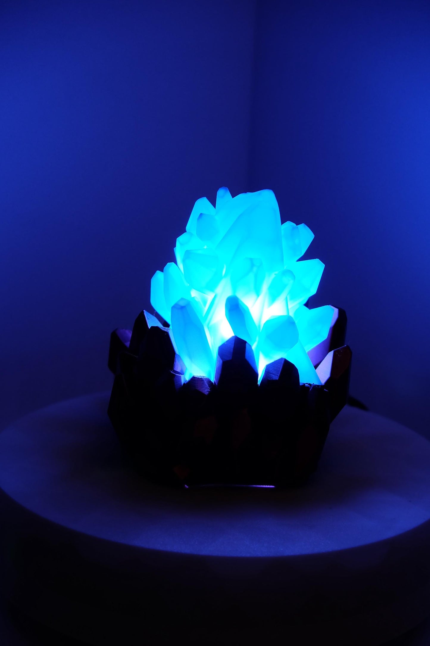 Energon Crystal Lamp – Transformers Inspired LED Night Light, Sci-Fi Desk Lamp, Glowing Crystal Light, Gaming Decor, Cyberpunk Lamp