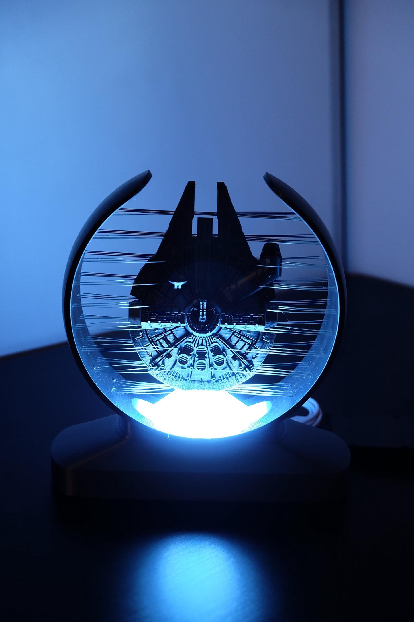 Millennium Falcon Ship – Sci-Fi 3D Printed Light, Desk Decor, Space Ship Display, Unique Fan Gift